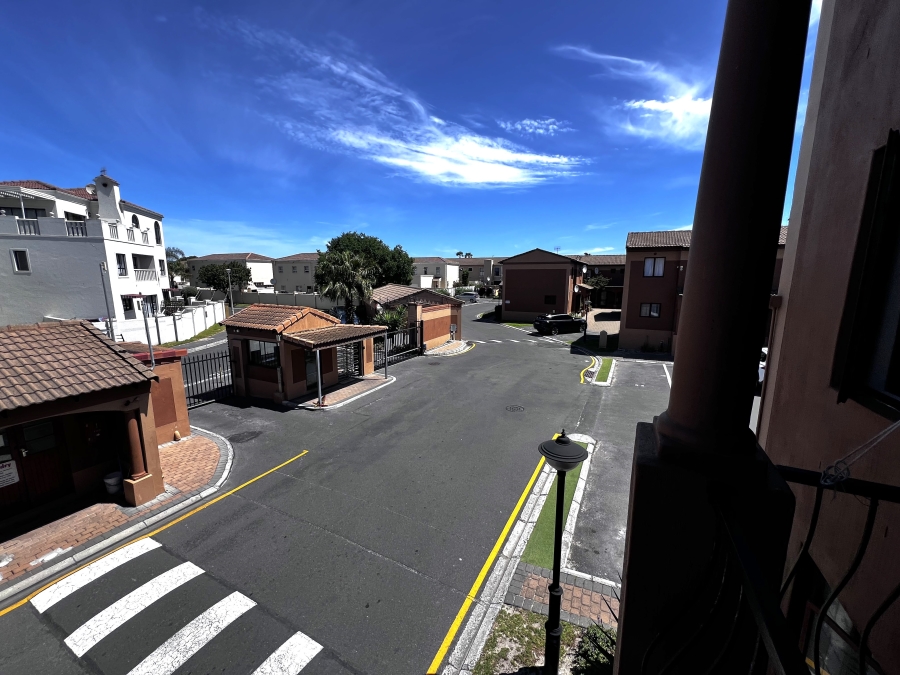 To Let 2 Bedroom Property for Rent in Parklands Western Cape
